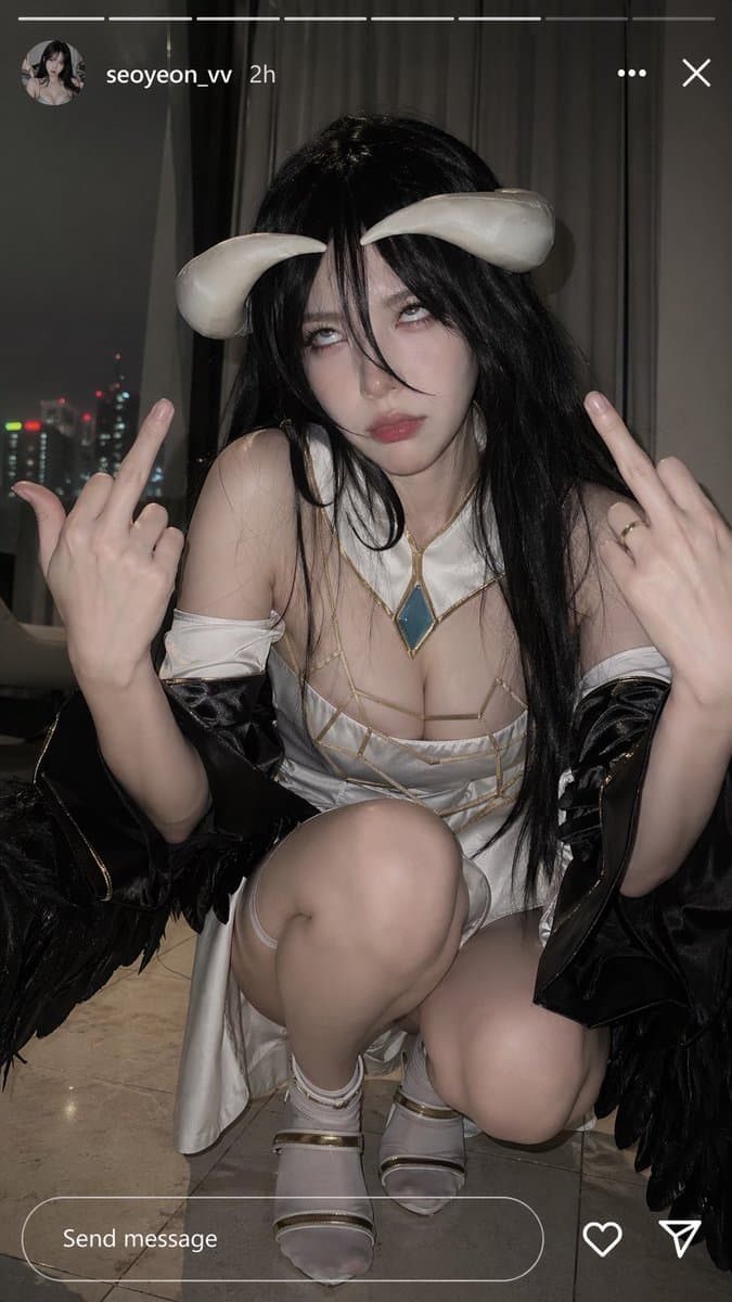 Albedo Cosplay Instagram Story preview image 1