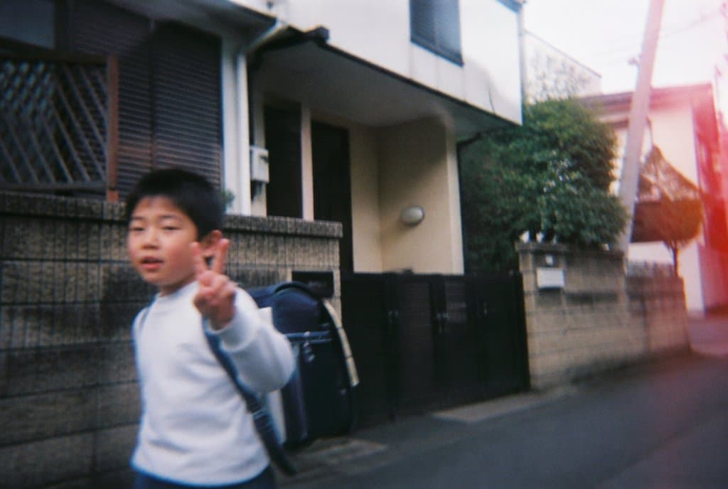 Nostalgic Disposable Camera Snap Prompt preview image 2